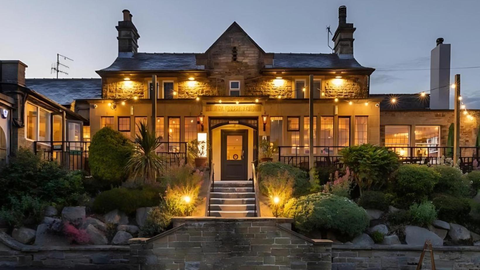 Hotel The Cross Scythes Sheffield Esterno foto